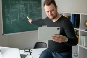 De educador a influenciador: como a presença digital de professores impulsiona oportunidades de carreira